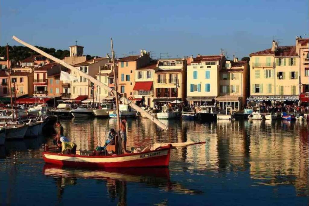 Magnifique Studio Cassis Luaran gambar